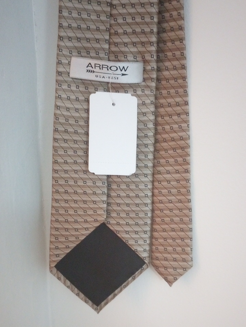 Arrow 100% Silk Men's Tan Geometric Tie